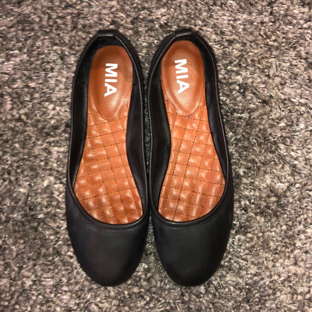Black flats